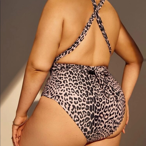 Plus size leopard print one shoulder tie back swimsuit - Picture 2 of 4
